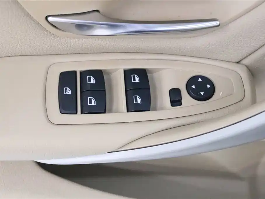 BMW 3 Series 2014 — фото 11