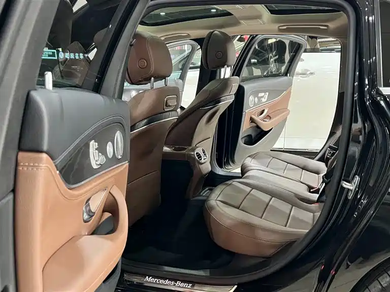 Mercedes-Benz E-Class 2019 — фото 20