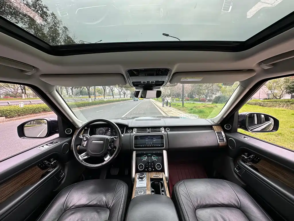 Land Rover Range Rover 2018 — фото 8