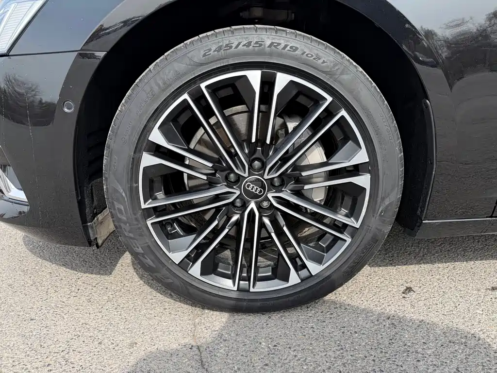 Audi A6L 2023 — фото 13