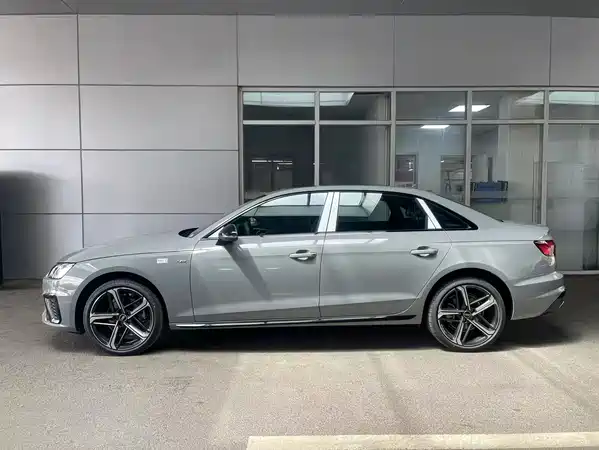 Audi A4L 2025