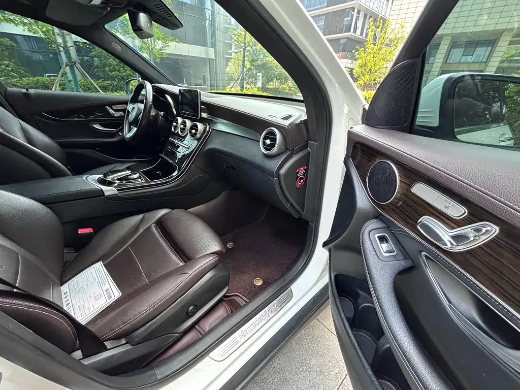 Mercedes-Benz GLC 2019 — фото 19