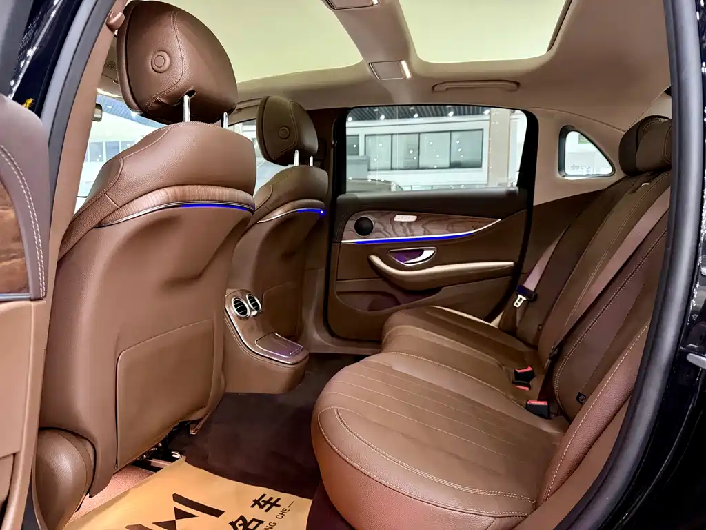 Mercedes-Benz E-Class 2022 — фото 14