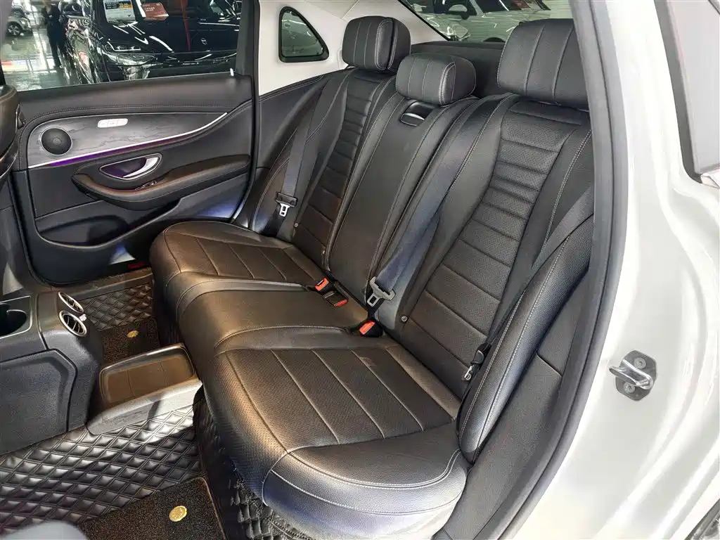 Mercedes-Benz E-Class 2020 — фото 13