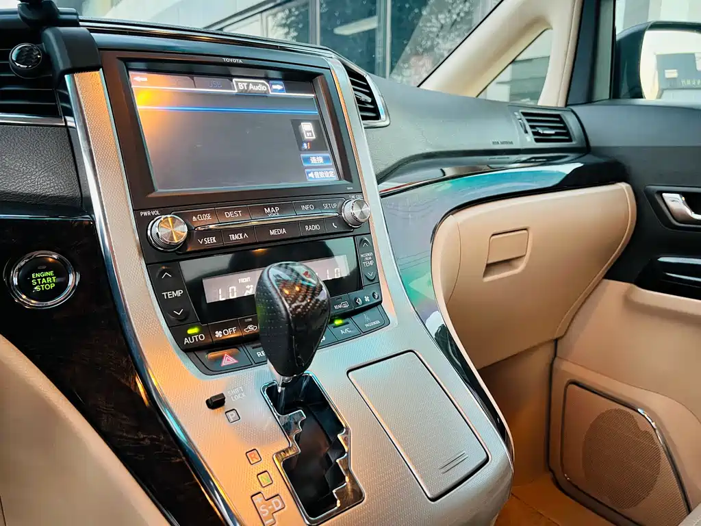 Toyota Alphard 2013 — фото 22