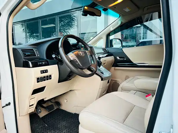 Toyota Alphard 2012