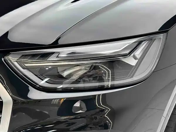 Audi Q5L 2021