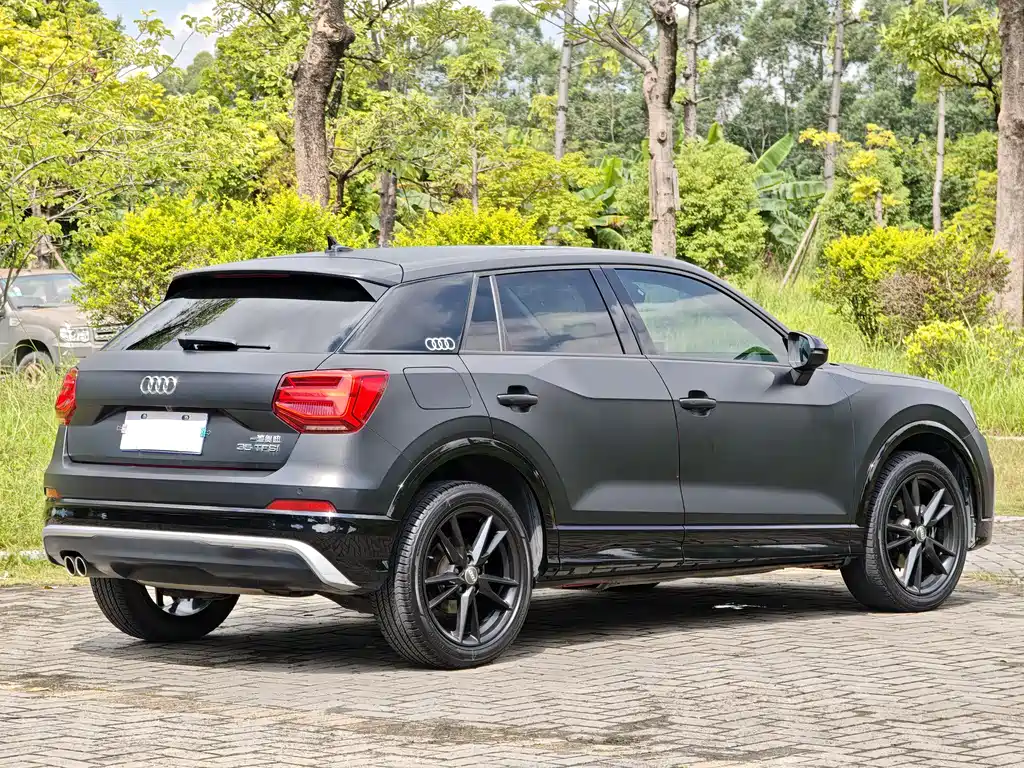 Audi Q2L 2020 — фото 17