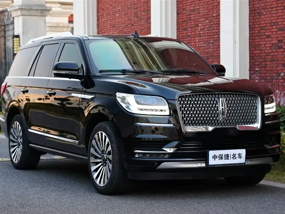 Lincoln Navigator 2022 — фото 2
