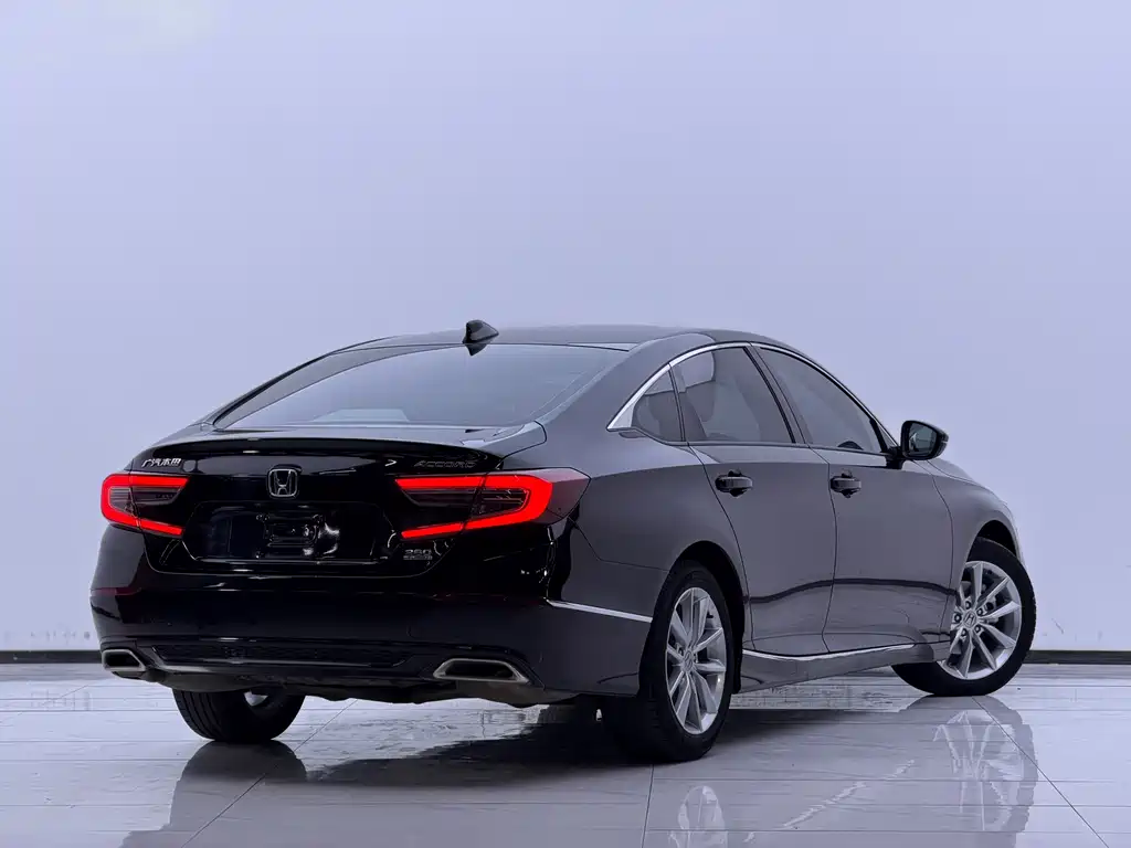Honda Accord 2022 — фото 18