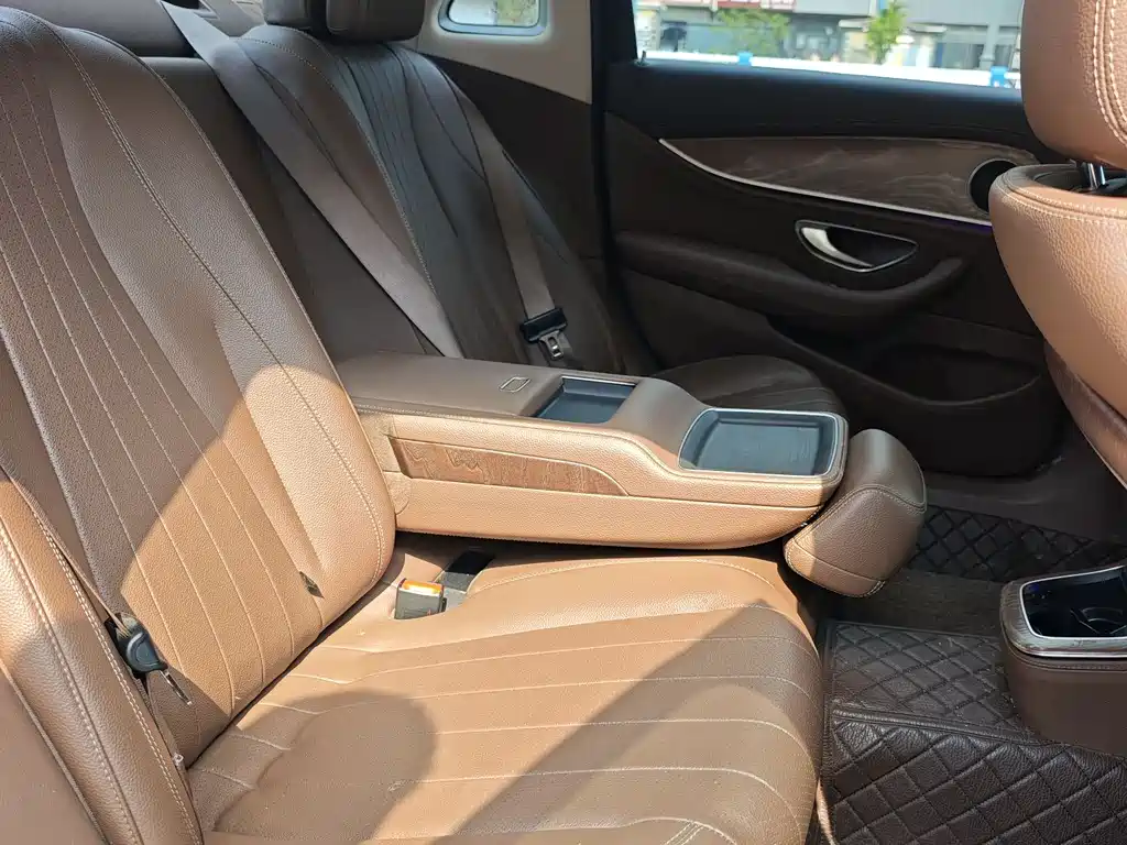 Mercedes-Benz E-Class 2021