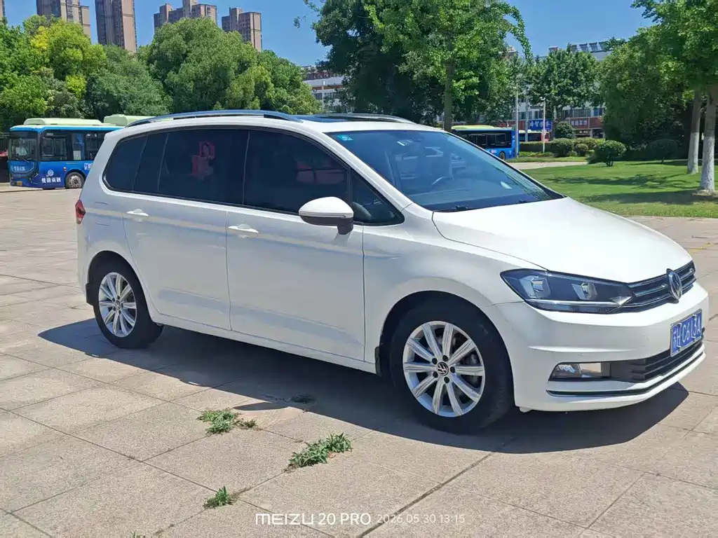 Volkswagen Touran 2021 — фото 3