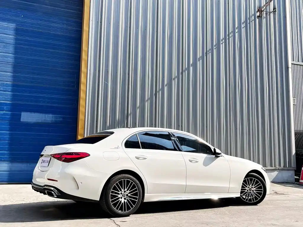 Mercedes-Benz C-Class 2023 — фото 10