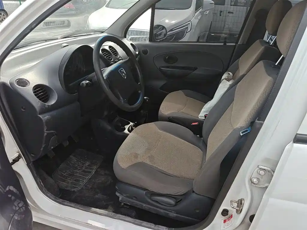 Baojun Spark 2015 — фото 15