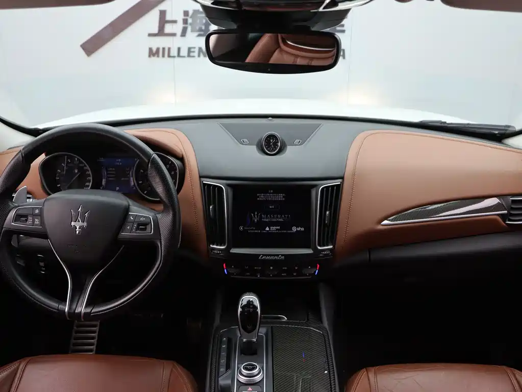 Maserati Levante 2017 — фото 16