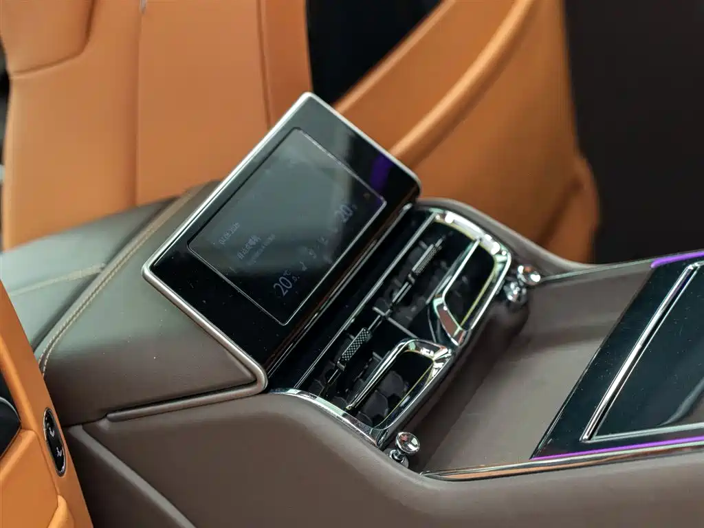 Bentley Flying Spur PHEV 2022 — фото 17