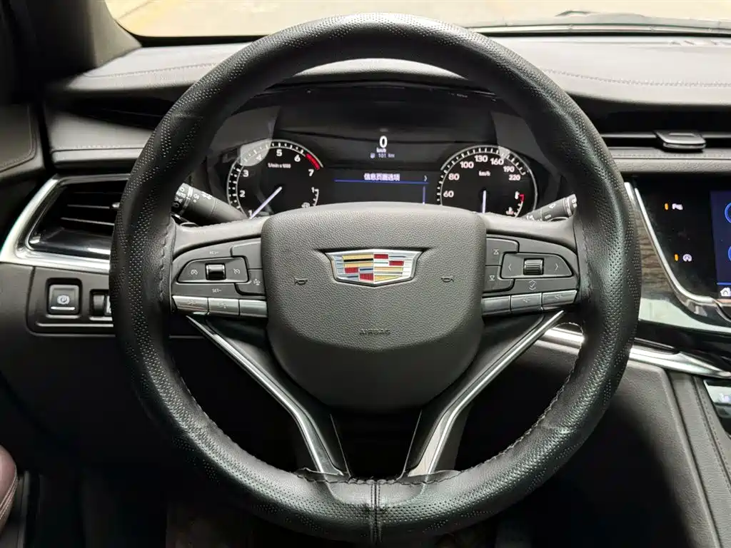 Cadillac XT6 2022 — фото 12