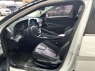 Hyundai Elantra 2022