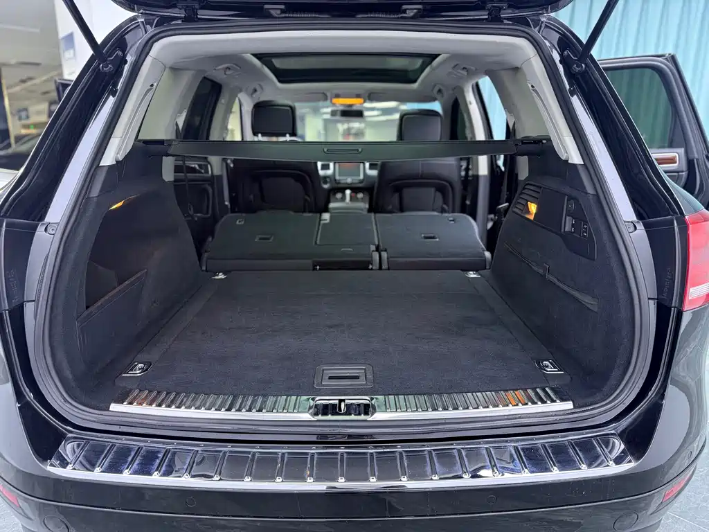 Volkswagen Touareg 2015 — фото 10