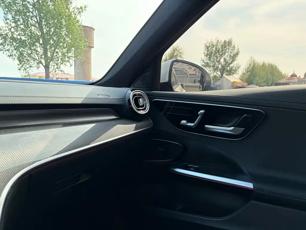 Mercedes-Benz C-Class 2025 — фото 13