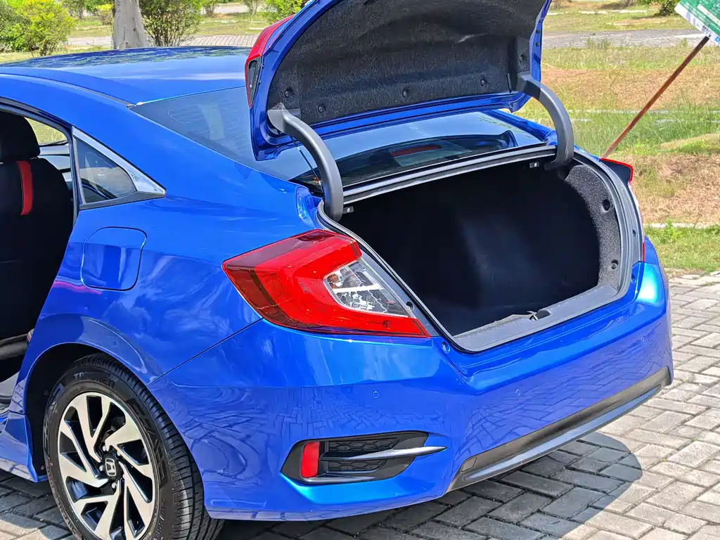 Honda Civic 2019 — фото 15