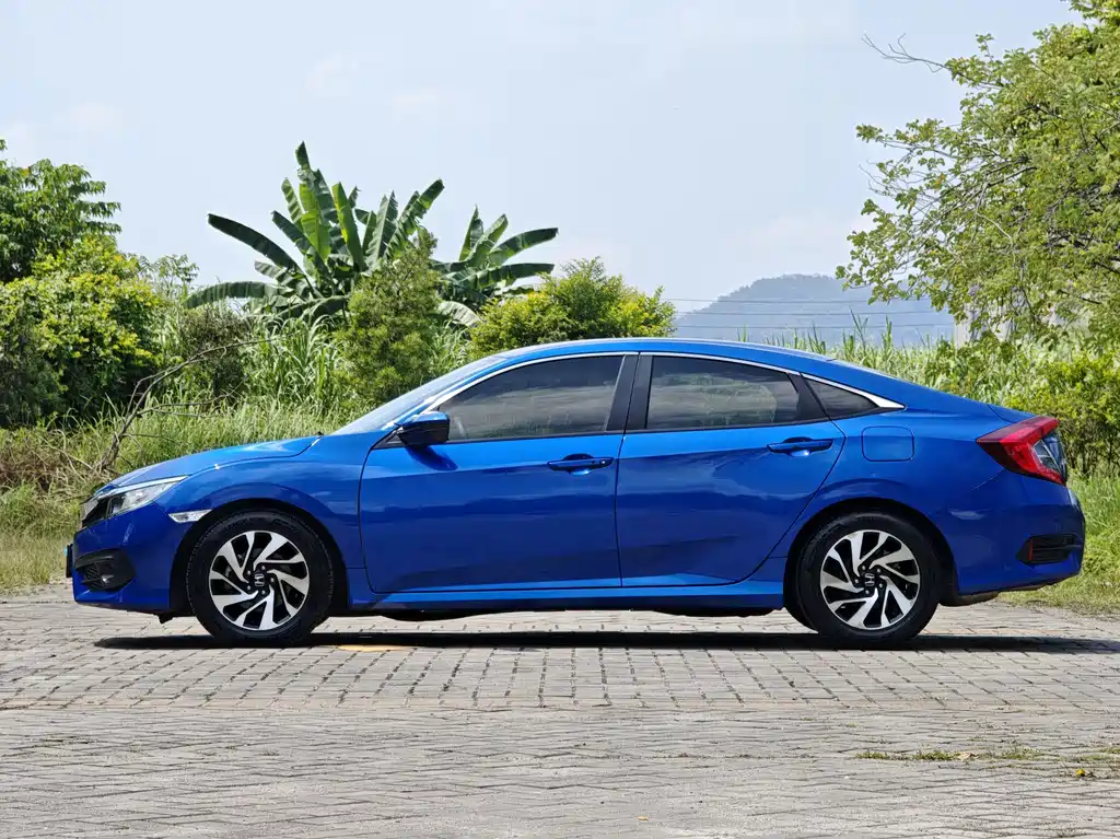 Honda Civic 2019 — фото 16
