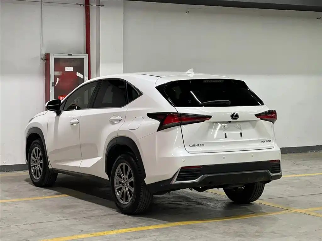 Lexus NX 2019 — фото 4