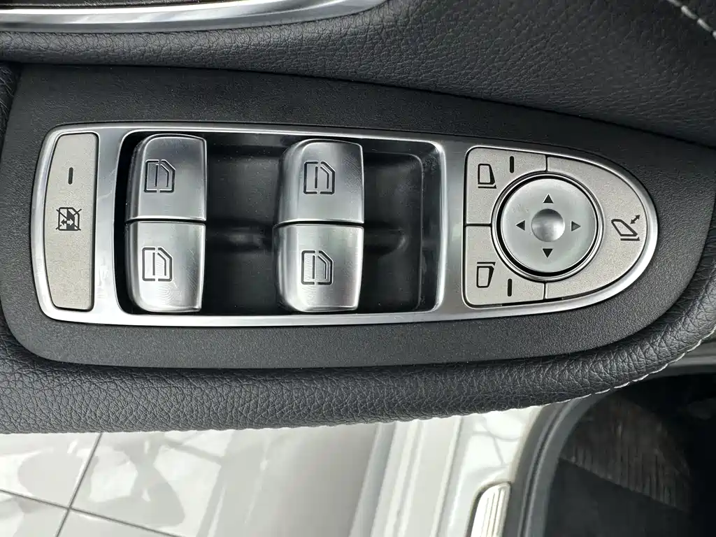 Mercedes-Benz C-Class 2020 — фото 11