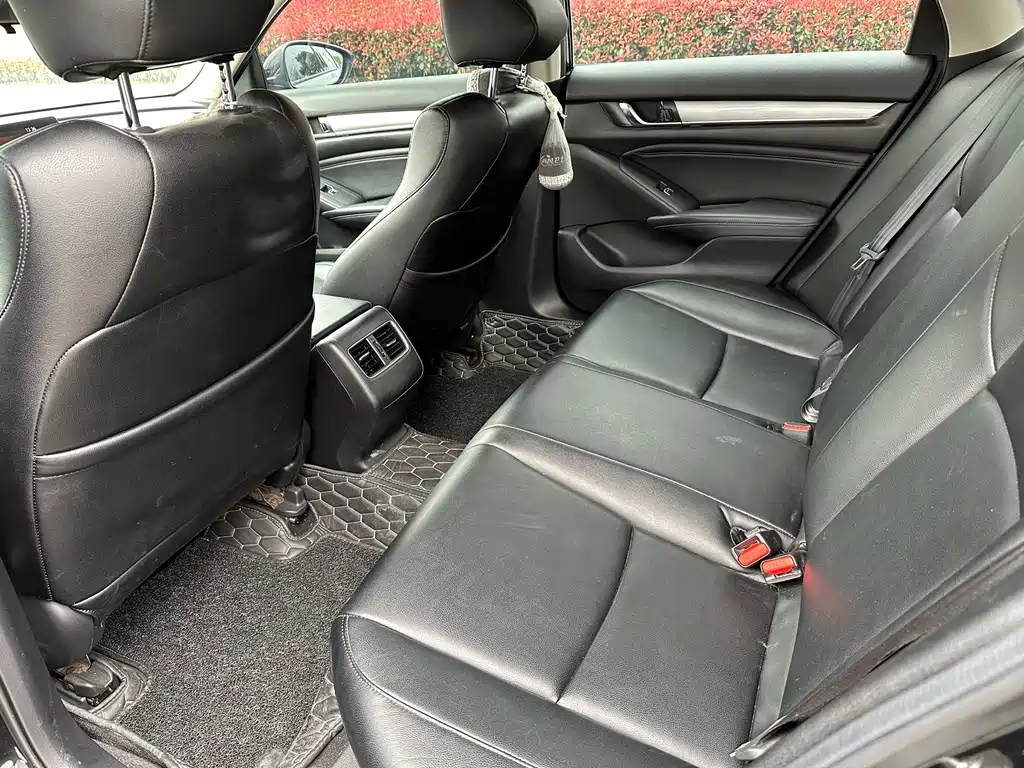 Honda Accord 2020 — фото 10