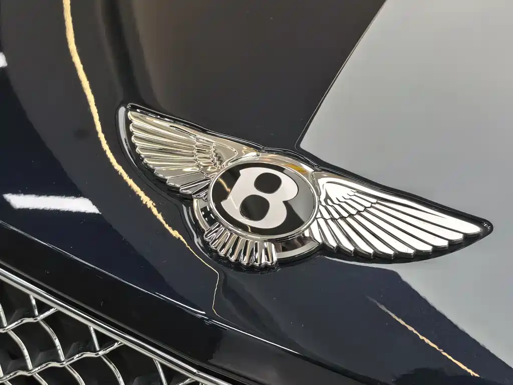 Bentley Bentayga 2022 — фото 9