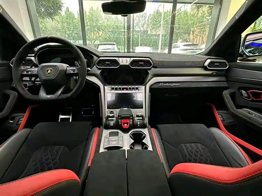 Lamborghini Urus 2023 — фото 9