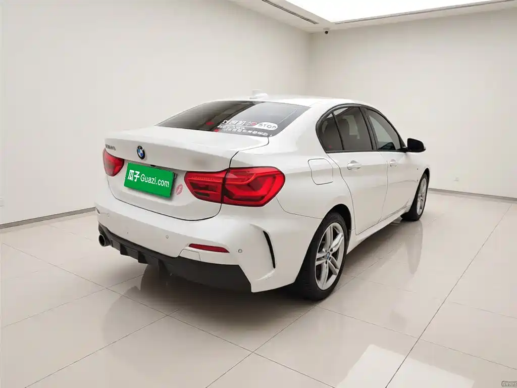 BMW 1 Series 2019 — фото 6