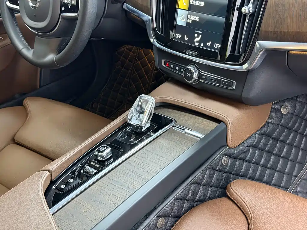 Volvo S90 2021 — фото 10