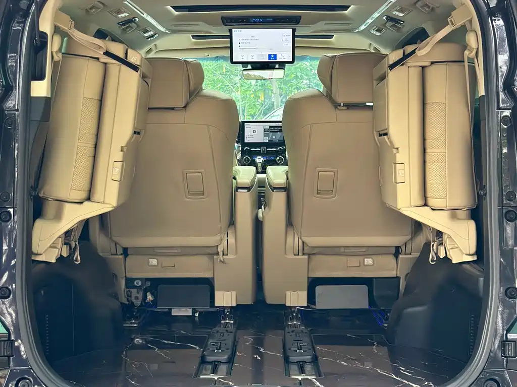 Toyota Vellfire 2022 — фото 19