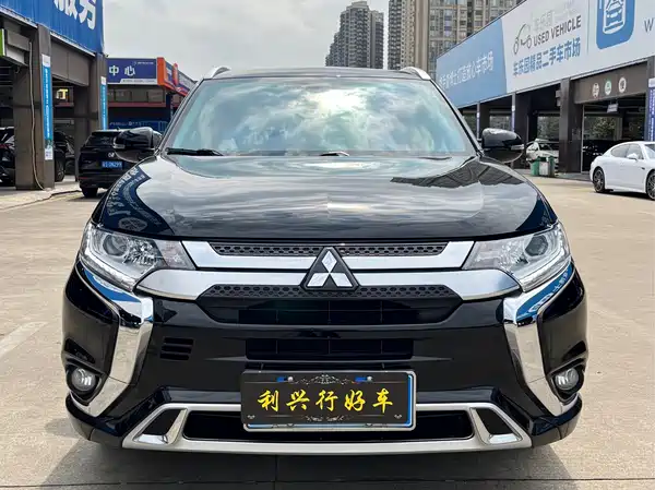 Mitsubishi Outlander 2021