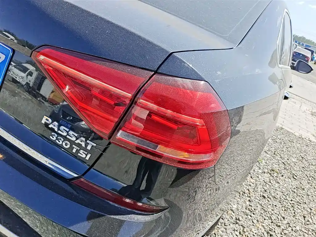 Volkswagen Passat 2018 — фото 8