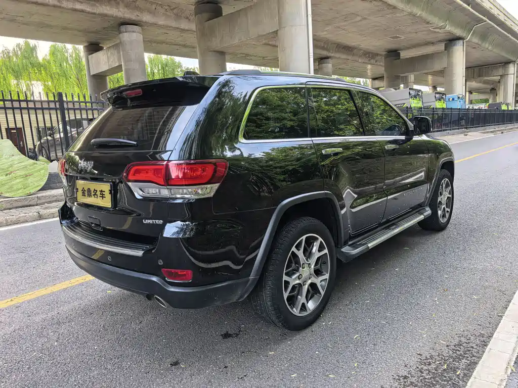 Jeep Grand Cherokee 2022 — фото 6