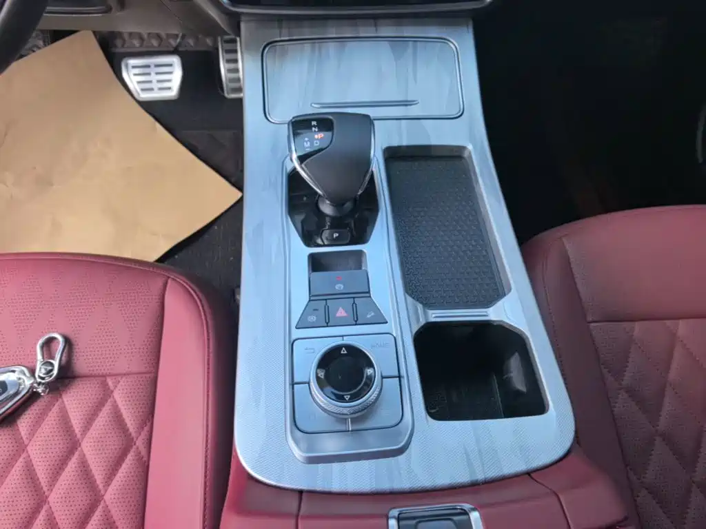 Jetour Jietu X70 PLUS 2024 — фото 14