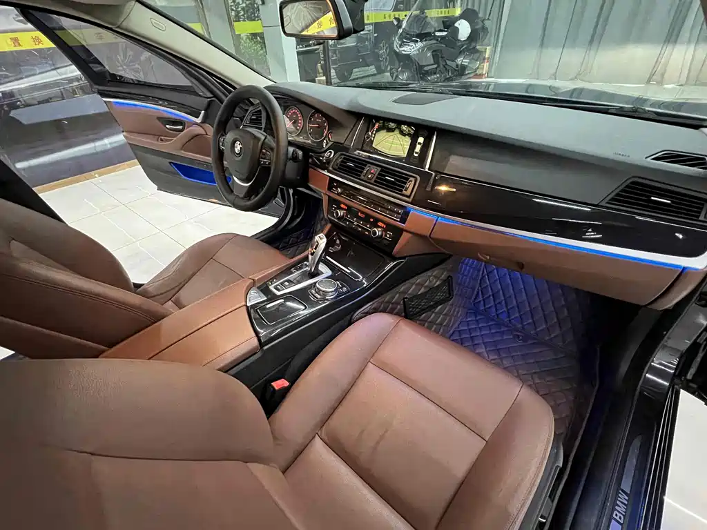 BMW 5 Series 2017 — фото 15