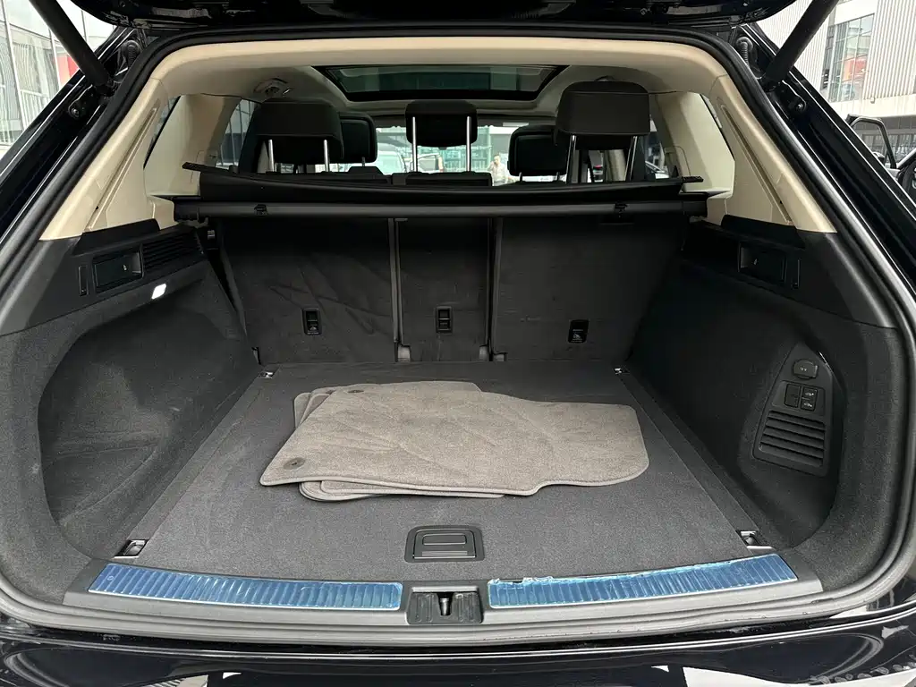 Volkswagen Touareg 2019 — фото 12