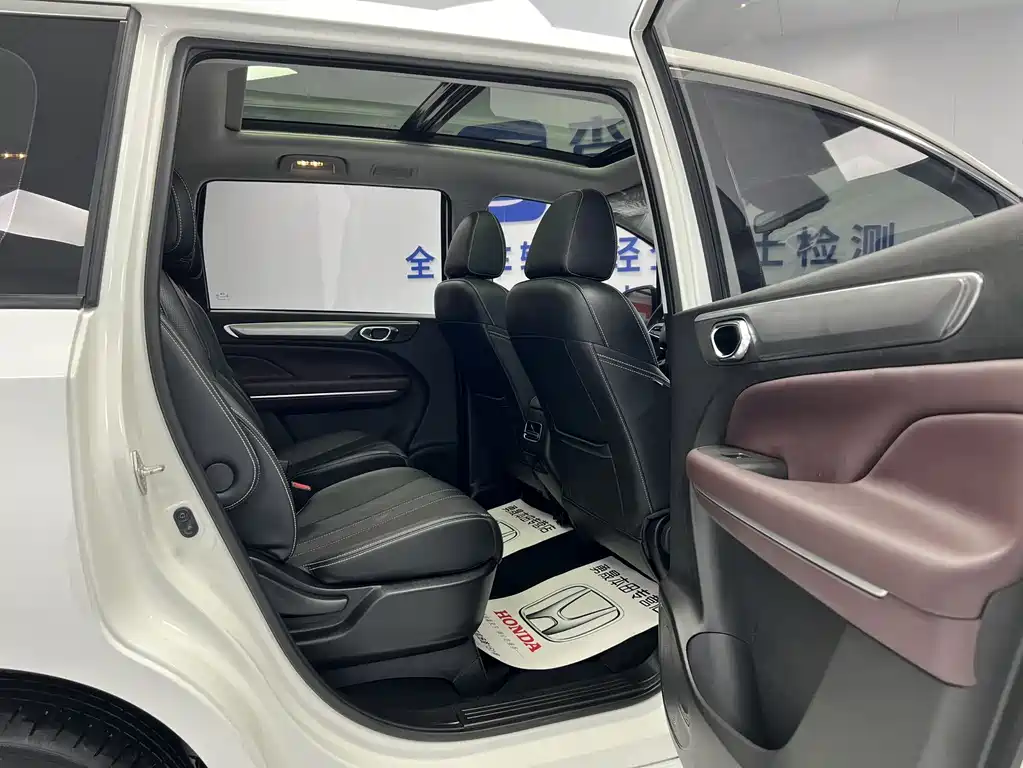 GAC Trumpchi M6 2021 — фото 10
