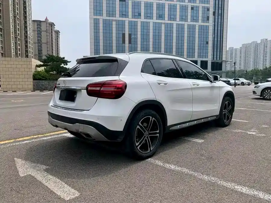 Mercedes-Benz GLA 2018 — фото 11