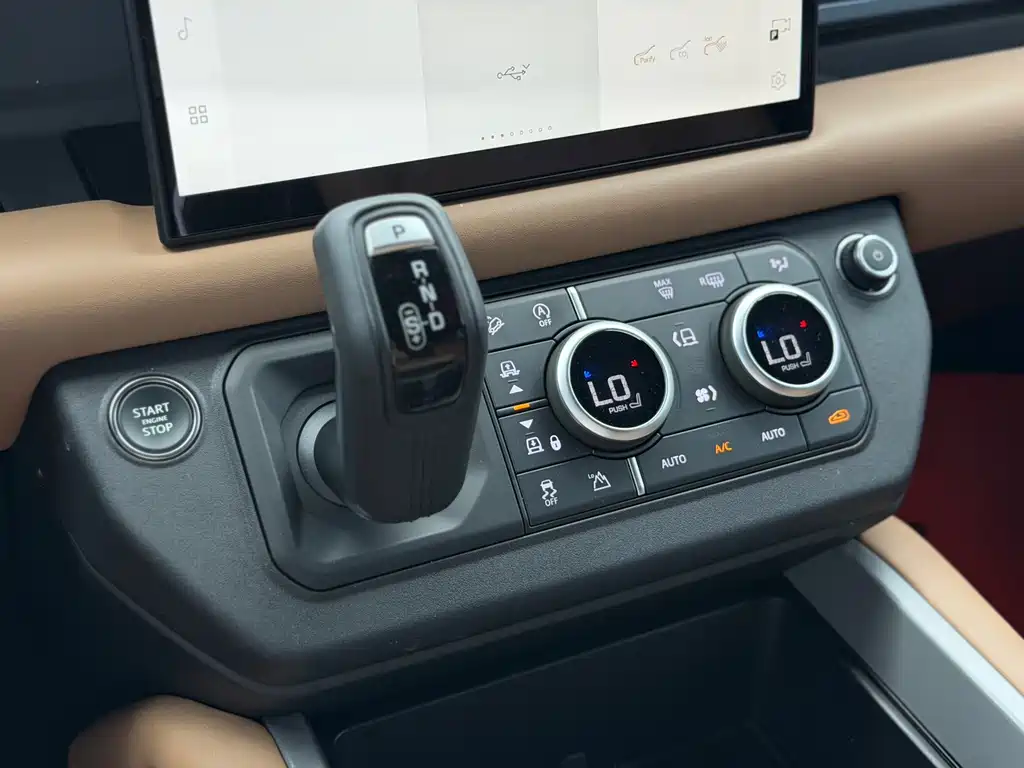Land Rover Defender 2025 — фото 12