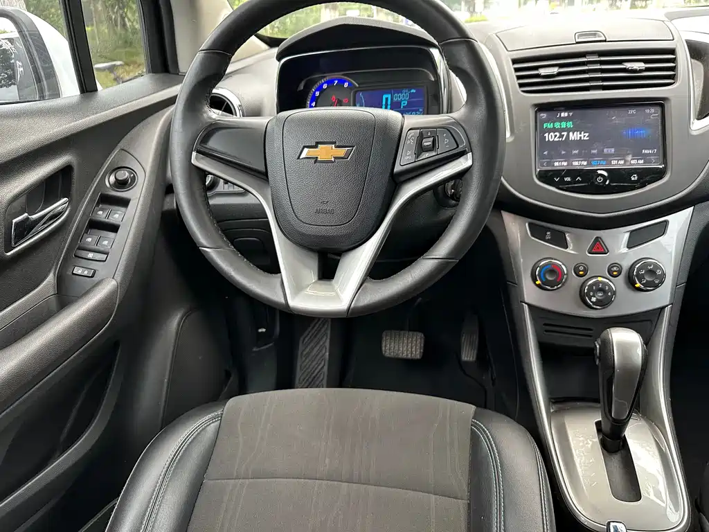 Chevrolet Trax 2015 — фото 10