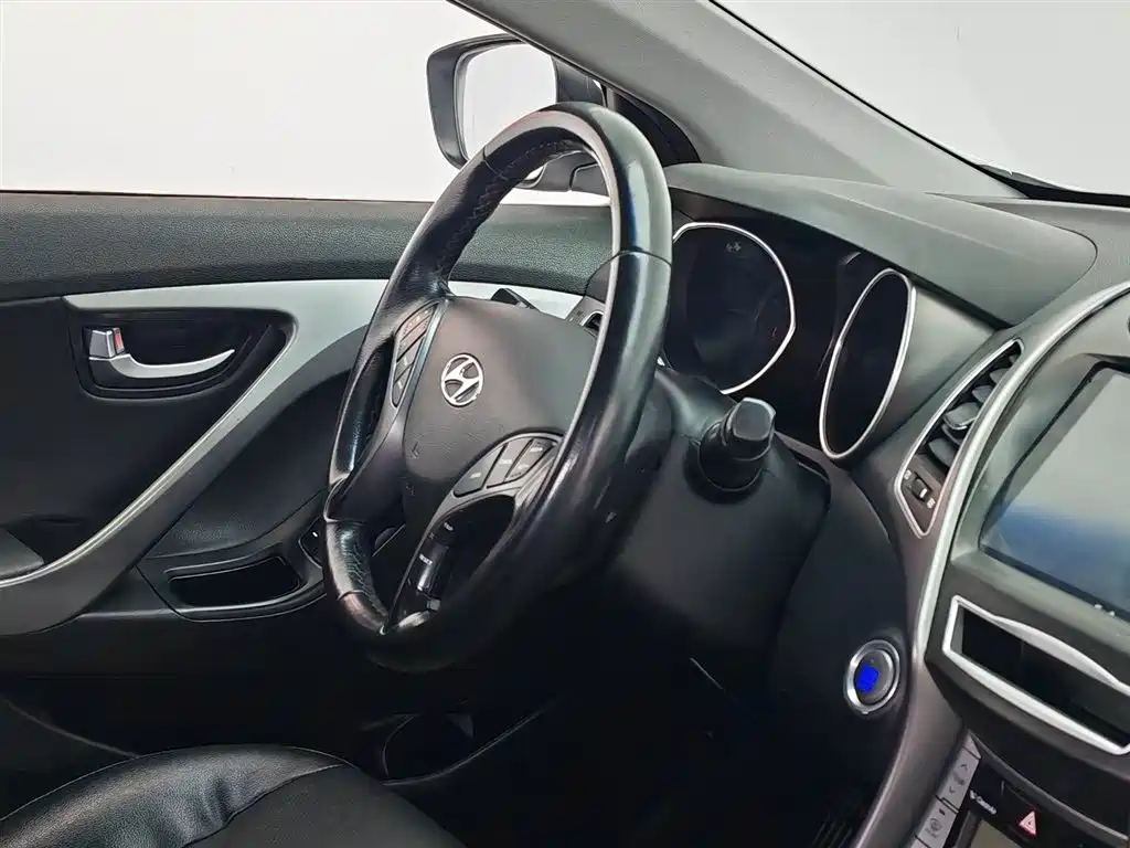 Hyundai Elantra Langdong 2016 — фото 22