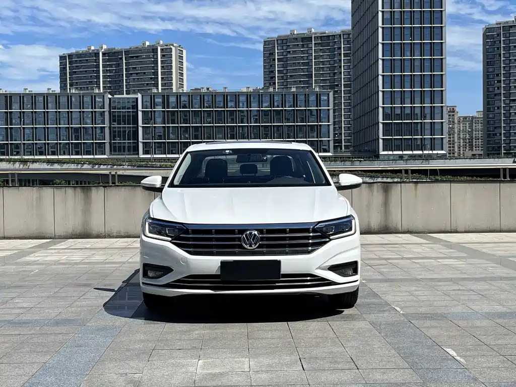 Volkswagen Sagitar 2022