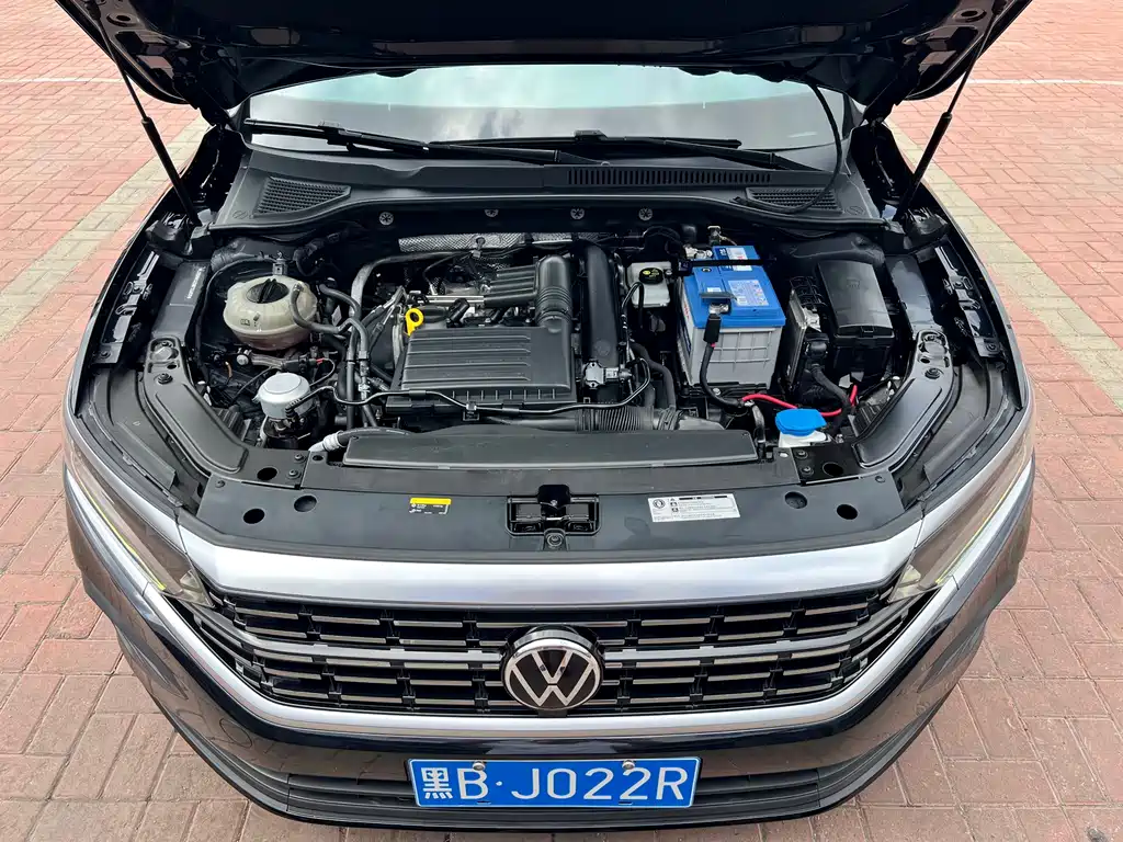 Volkswagen Passat 2022 — фото 16