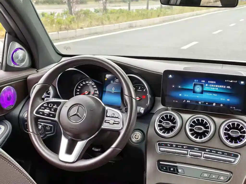 Mercedes-Benz GLC 2019 — фото 11
