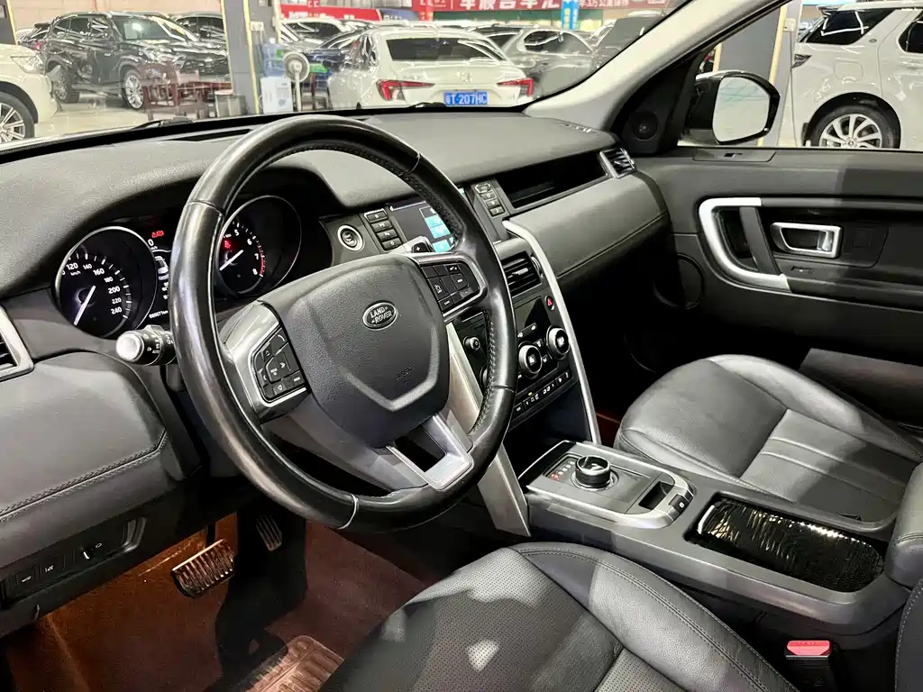 Land Rover Discovery Sport 2019 — фото 12