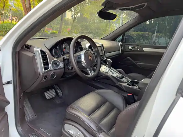 Porsche Cayenne 2012